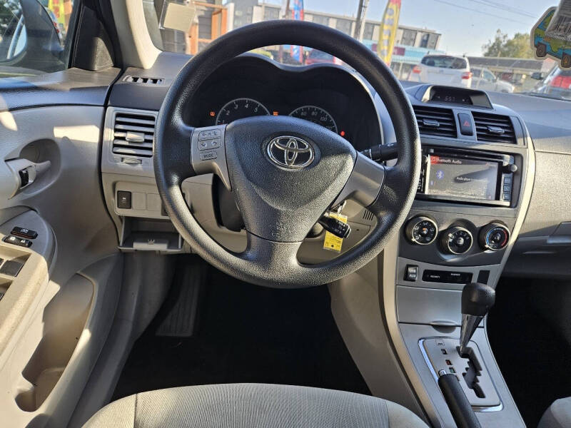 2013 Toyota Corolla LE