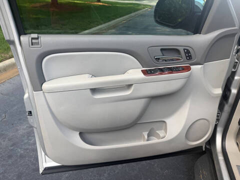 2011 Chevrolet Avalanche LTZ