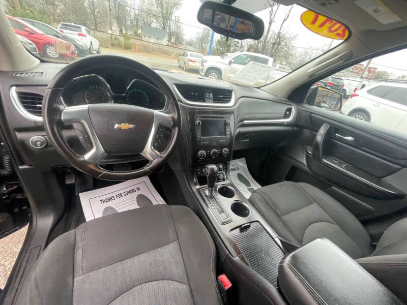 2017 Chevrolet Traverse LT