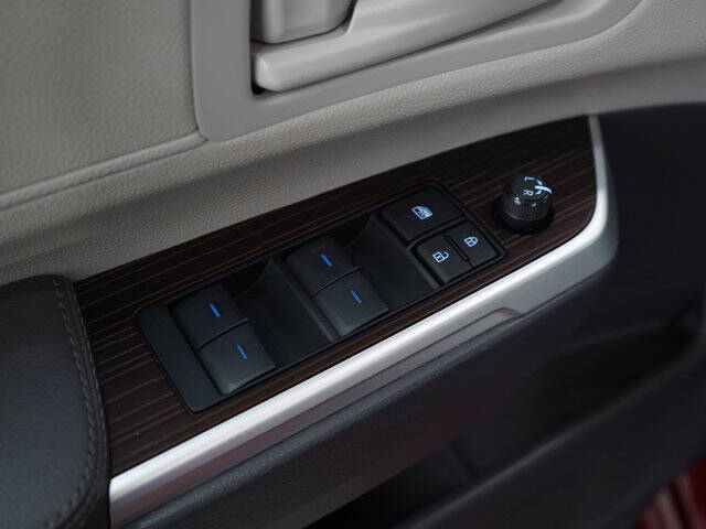 2024 Toyota Sienna LE 8-Passenger