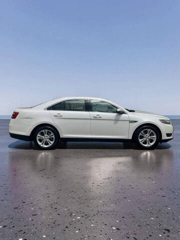 2015 Ford Taurus SEL