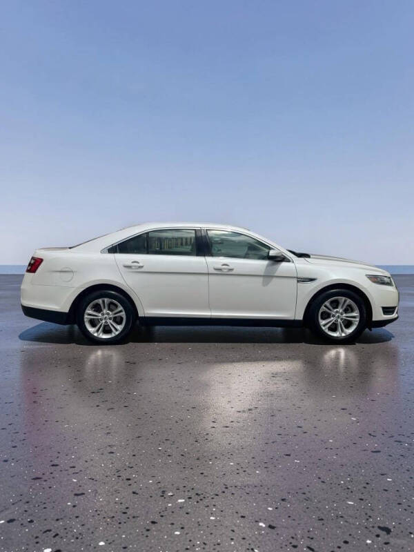 2015 Ford Taurus SEL