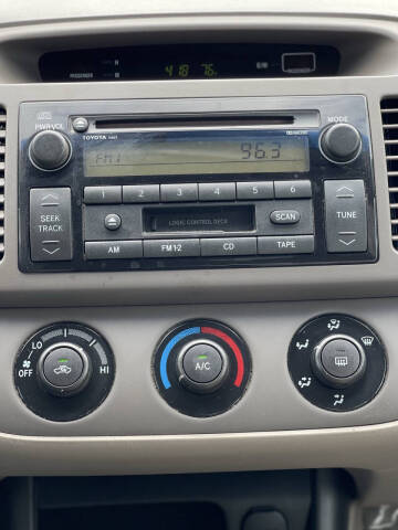 2004 Toyota Camry LE