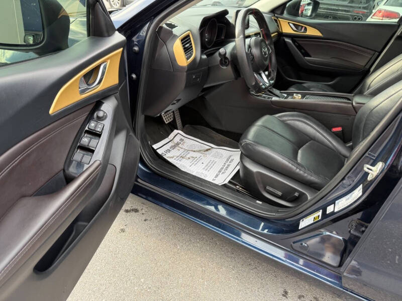 2018 Mazda MAZDA3 Touring