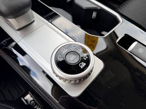 2025 Mitsubishi Outlander ES