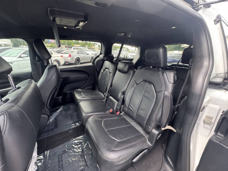 2020 Chrysler Pacifica Touring L