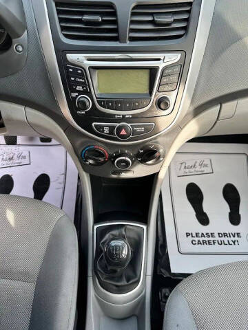 2012 Hyundai Accent GLS