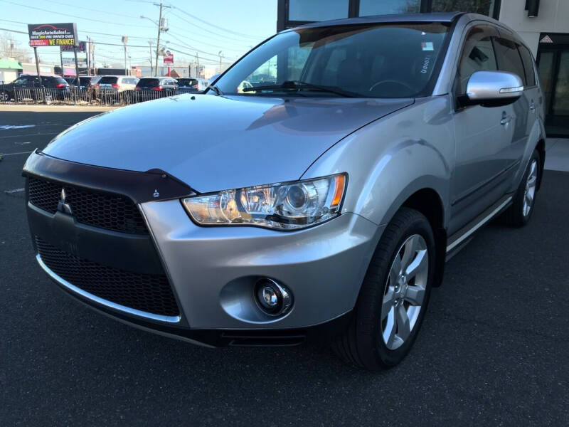 2010 Mitsubishi Outlander for sale at MAGIC AUTO SALES in Little Ferry NJ