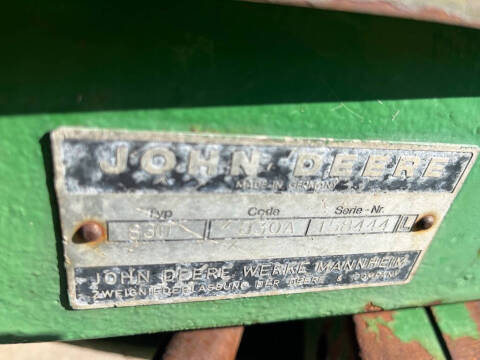 1975 John Deere 830