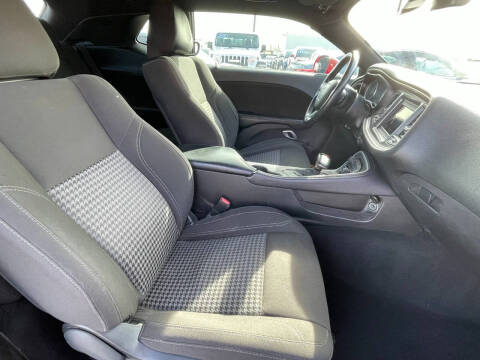 2021 Dodge Challenger SXT