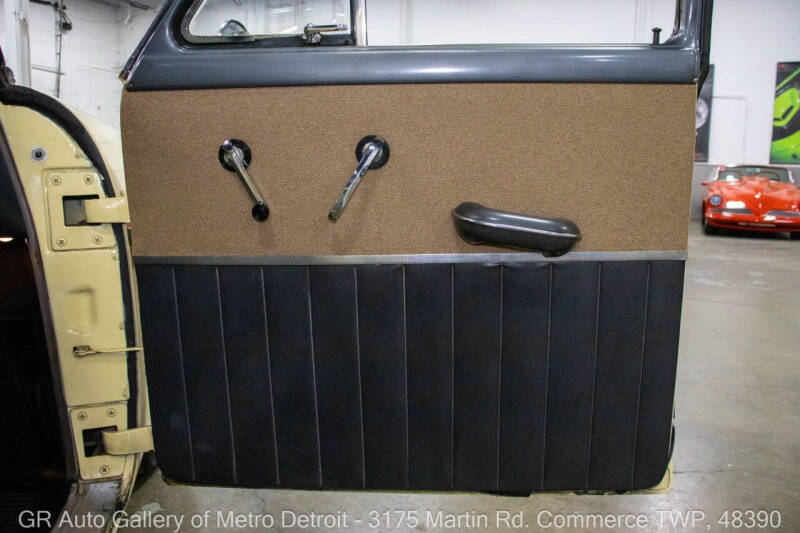 1951 Packard 200 Deluxe