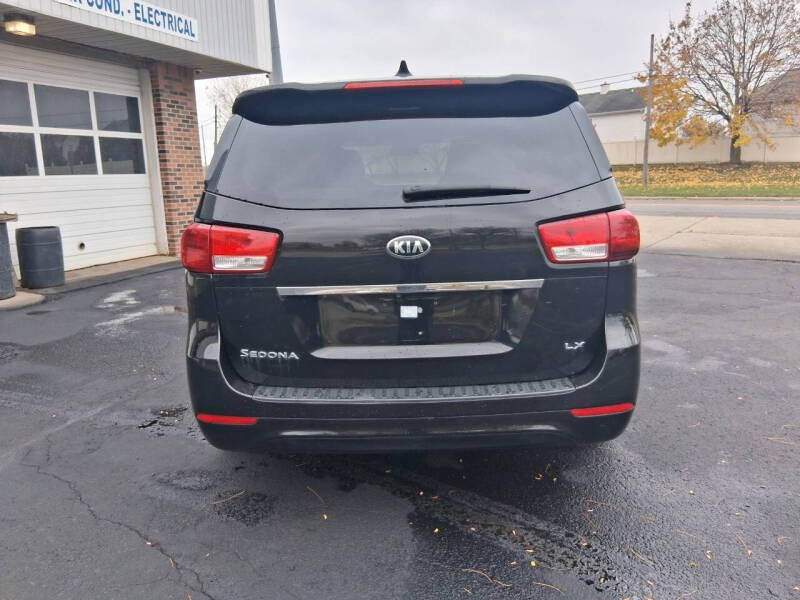 2017 Kia Sedona LX