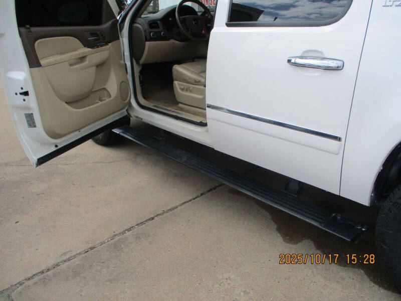 2011 Chevrolet Avalanche LTZ