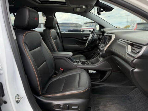 2023 GMC Acadia AT4