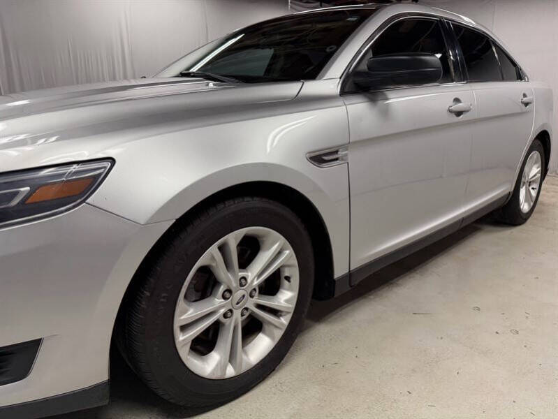 2016 Ford Taurus SE