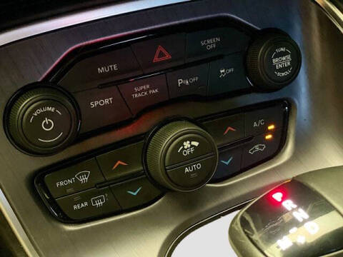 2018 Dodge Challenger 392 HEMI Scat Pack Shaker