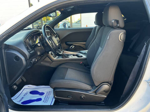 2021 Dodge Challenger SXT