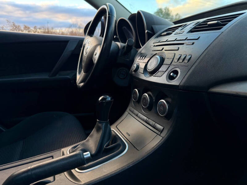 2013 Mazda MAZDA3 i Touring