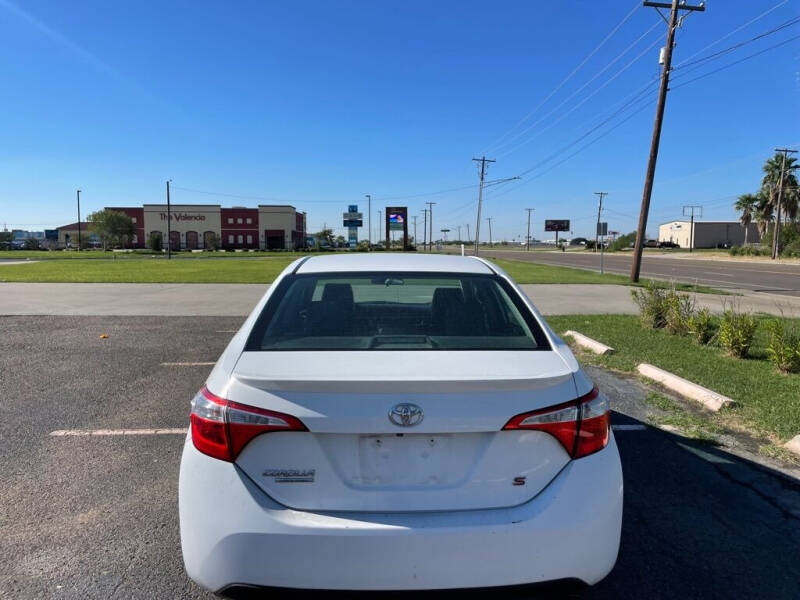 2016 Toyota Corolla S photo 3