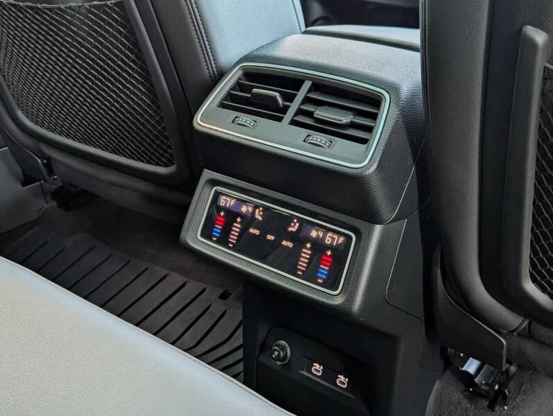 2021 Audi e-tron quattro Premium