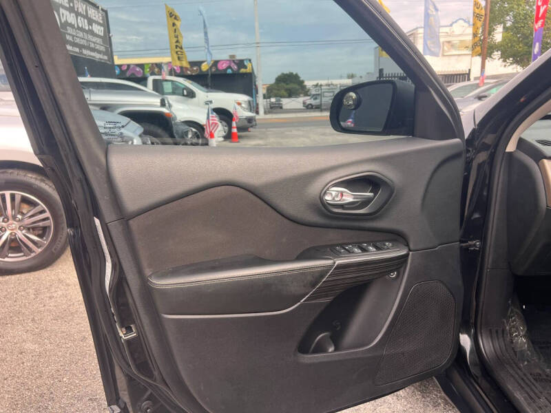 2014 Jeep Cherokee Sport