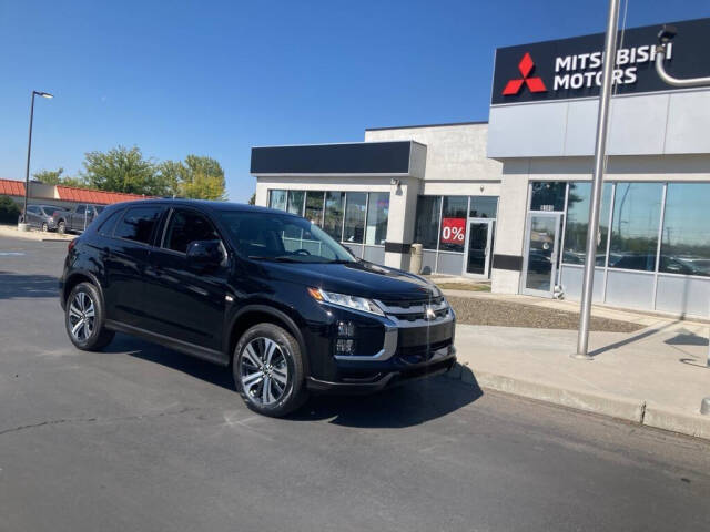 2025 Mitsubishi Outlander Sport ES's photo