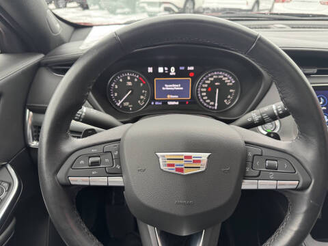 2023 Cadillac XT4 Premium Luxury