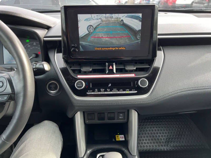 2023 Toyota Corolla Cross Hybrid SE