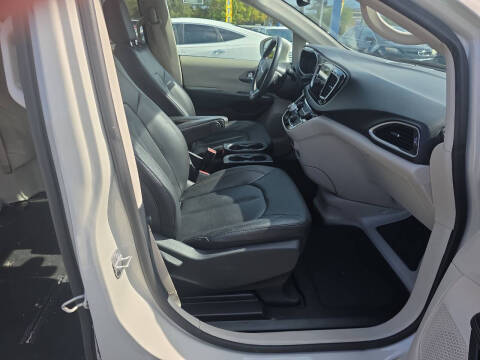 2020 Chrysler Pacifica Touring L 35th Anniversary