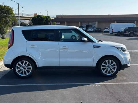 2017 Kia Soul +