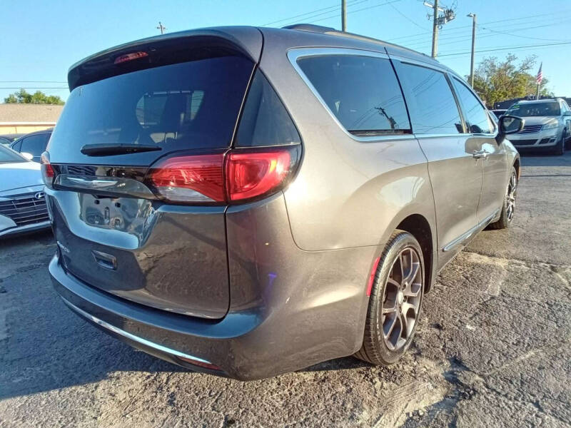 2017 Chrysler Pacifica