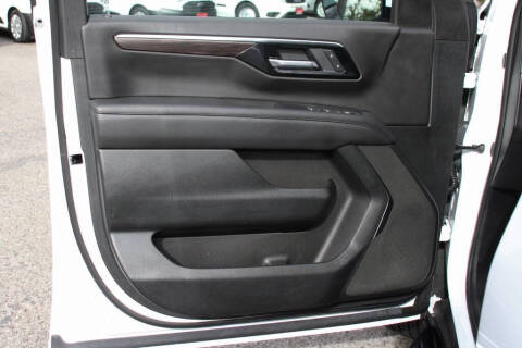 2025 Chevrolet Suburban LS