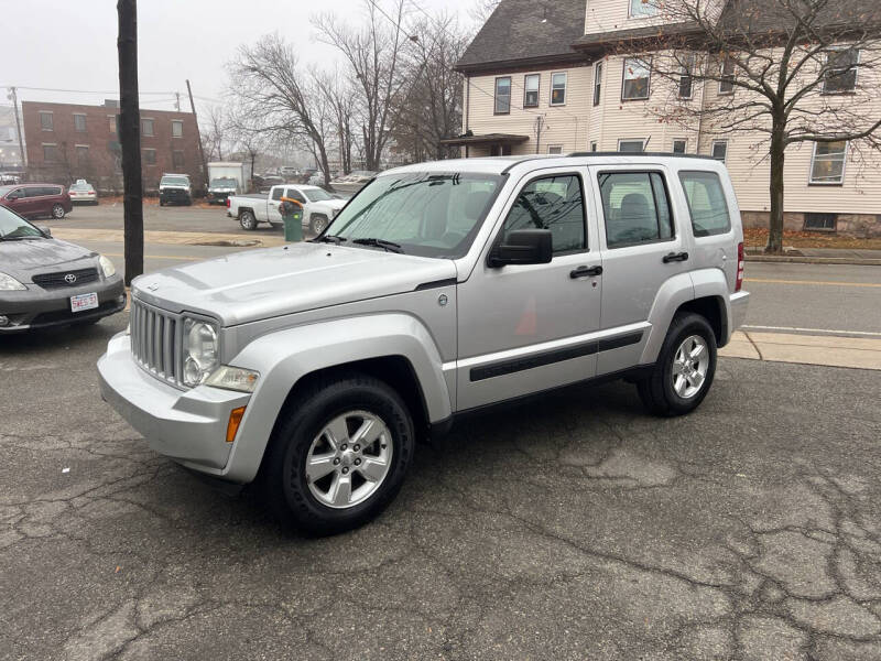 2012 Jeep Liberty null photo 2