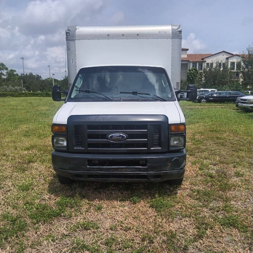 2015 Ford E-Series Box Truck - $11,500