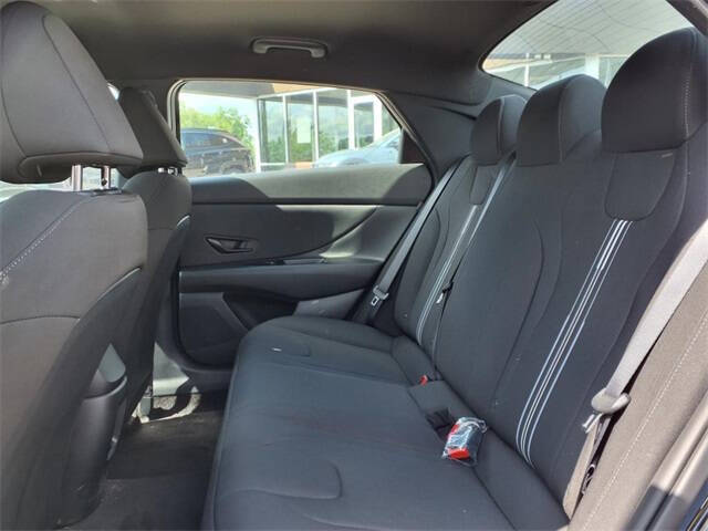 2025 Hyundai Elantra Hybrid SEL Sport