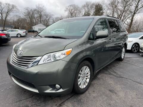 2013 Toyota Sienna for sale at SOUTH SHORE AUTO GALLERY, INC. in Abington MA
