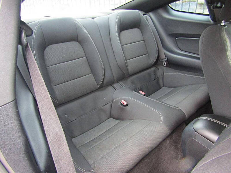 2015 Ford Mustang V6