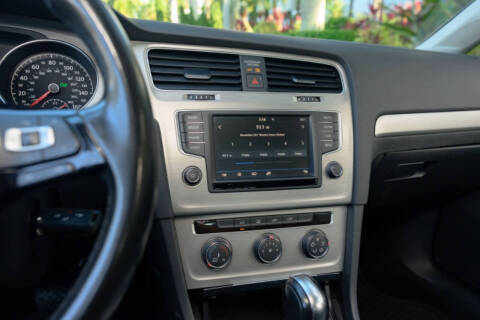 2017 Volkswagen Golf TSI S