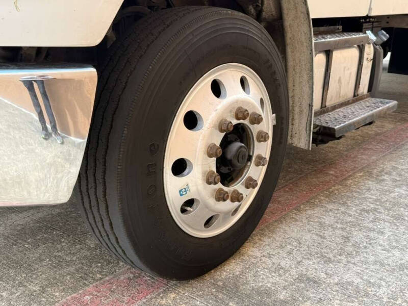 2016 Freightliner M2 106