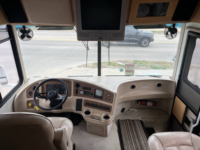 1998 Freightliner XC Chassis