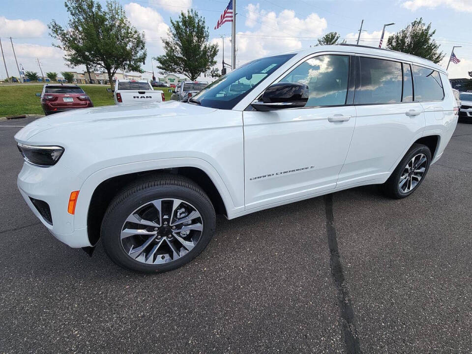 2024 Jeep Grand Cherokee L for sale at Victoria Auto Sales in Victoria, MN