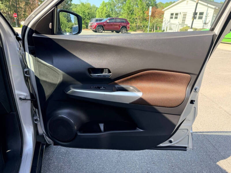2019 Nissan Kicks SR