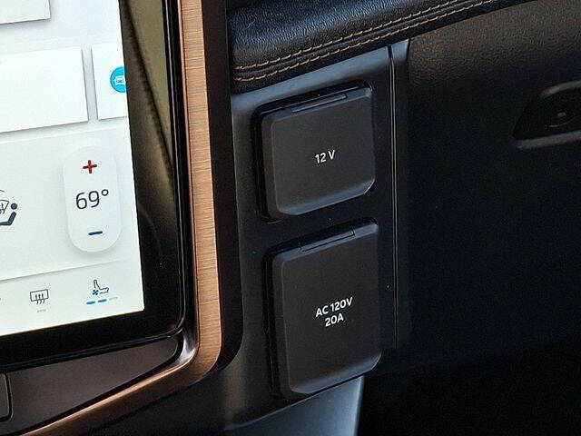 2022 Ford F-150 Lightning Lariat