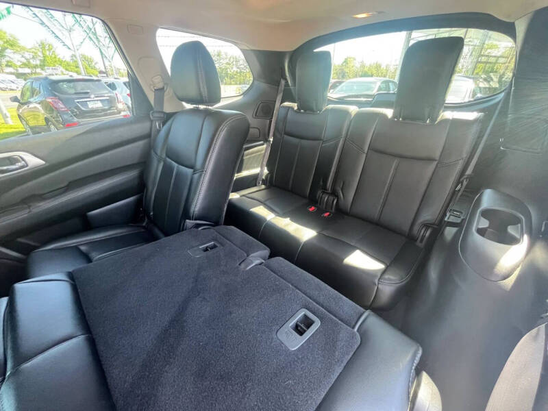 2017 Nissan Pathfinder Platinum