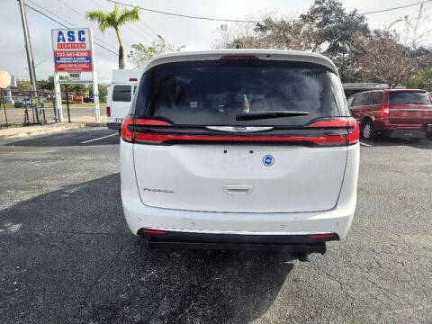 2024 Chrysler Pacifica Touring