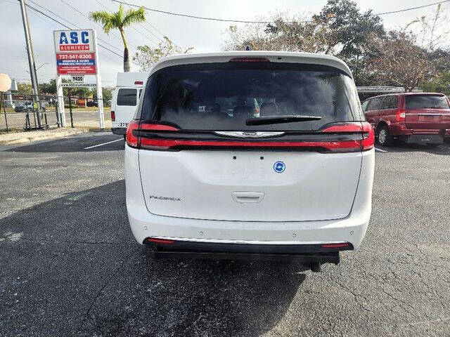 2024 Chrysler Pacifica Touring