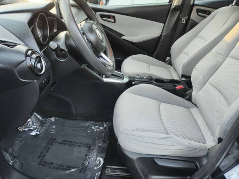 2019 Toyota Yaris LE