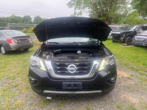 2018 Nissan Pathfinder SV