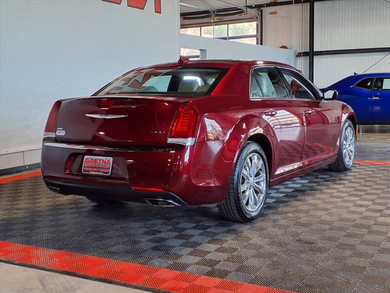 2018 Chrysler 300 Touring