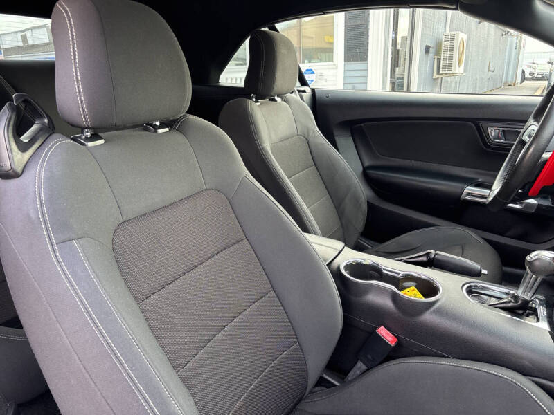 2015 Ford Mustang V6